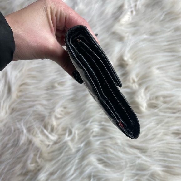 Chanel Leather Chocolate Bar Quilted Tri-Fold Wallet Black - Picture 11 of 12